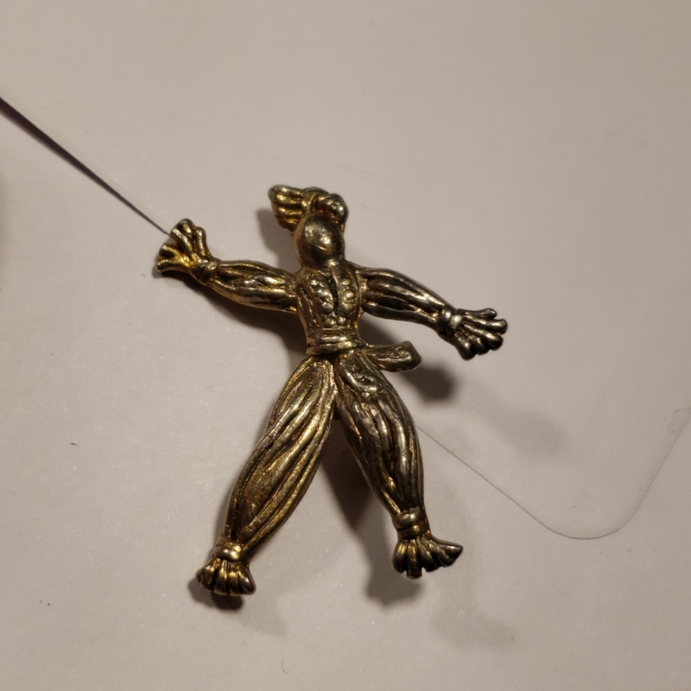 Scare Crow pin